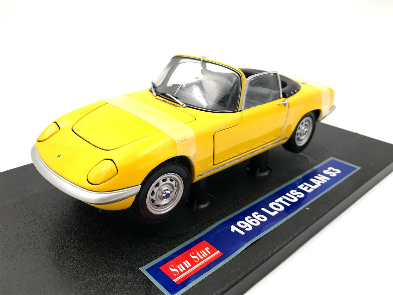 Sunstar 1/18 ロータス エラン S3 クーペ 1966 Sunstar 1/18 - Lotus Elan S3 Coupe 1966 French Blue Diecast