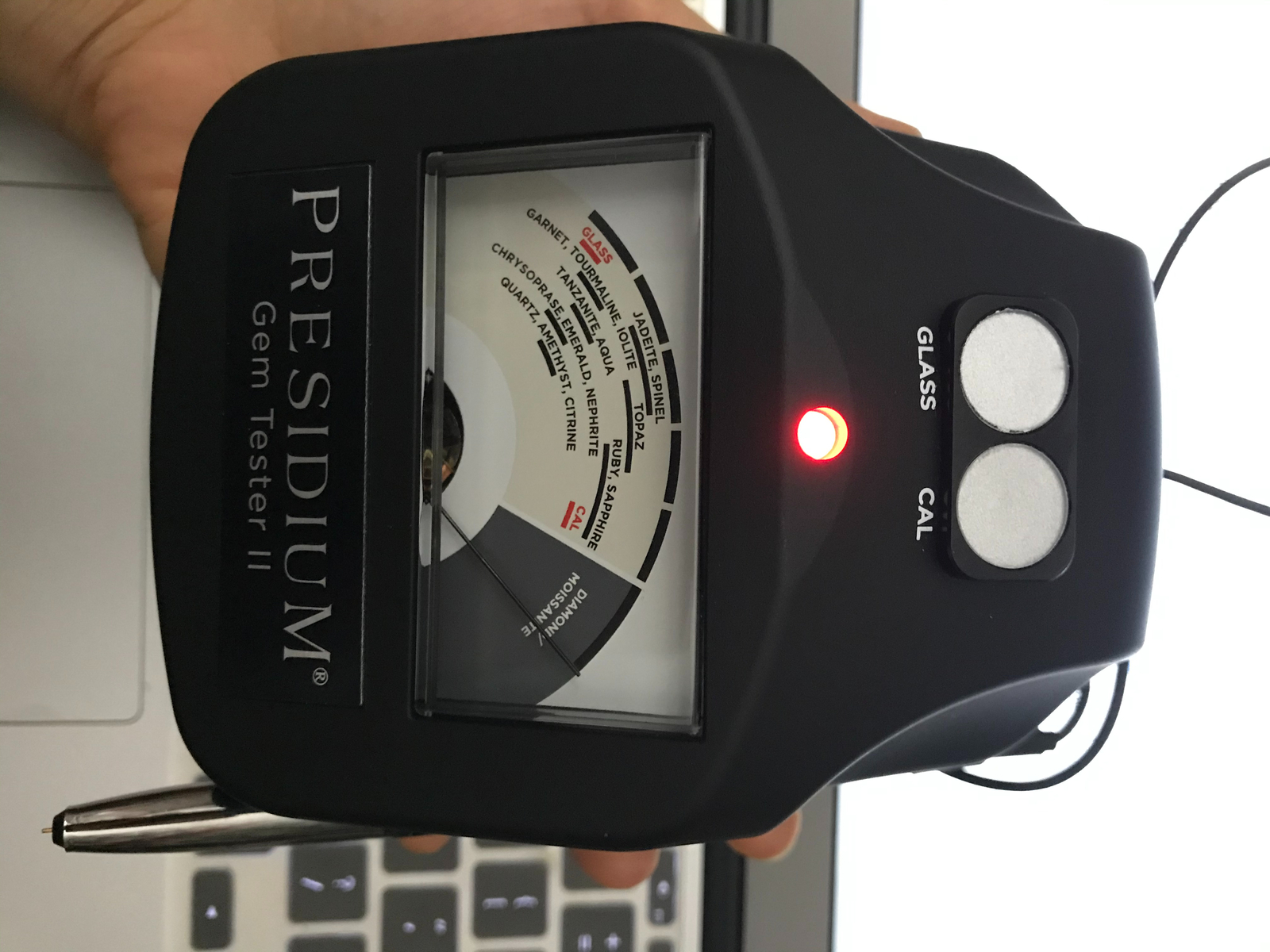  Presidium Instruments Gem Tester II (PGT II) with Assisted  Thermal Calibration (ATC) for Identifying Diamonds/Moissanites and Common  Colored Gemstones : Presidium: Arts, Crafts & Sewing