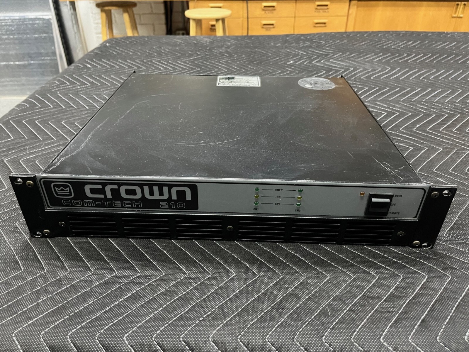 CROWN COM-TECH 210 パワーアンプ　AMCRON Com-Tech 210 Crown (Power Amplifier) | ArtisanTG™