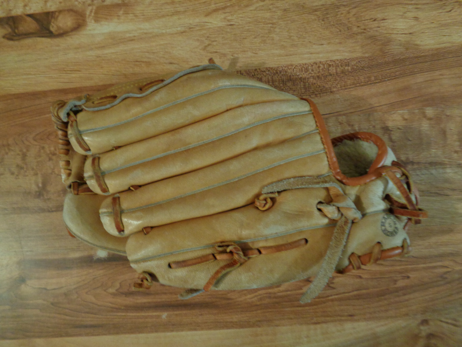 Rawlings RBG60 Leather Baseball Glove Deep Well Pocket Basket Nolan Ryan RHT