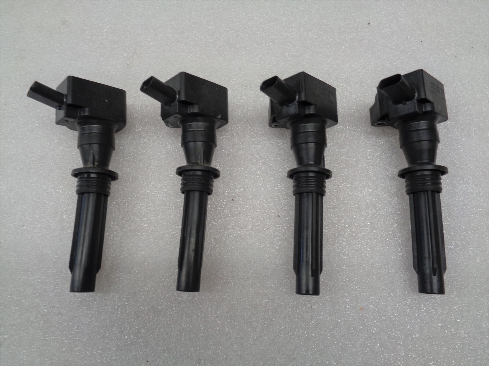 2018-2019 Jaguar XE Ignition Coil Set of 4 H4P3-12A366-BB 2018-2019 Jaguar XE Ignition Coil Set of 4 H4P3-12A366-BB