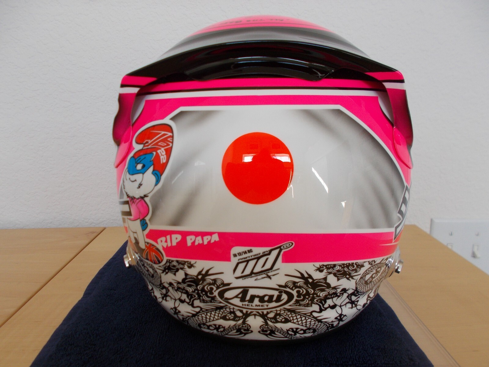 JENSON BUTTON MCLAREN MERCEDES PINK JAPAN GP 2014 ARAI GP6 RC HELMET