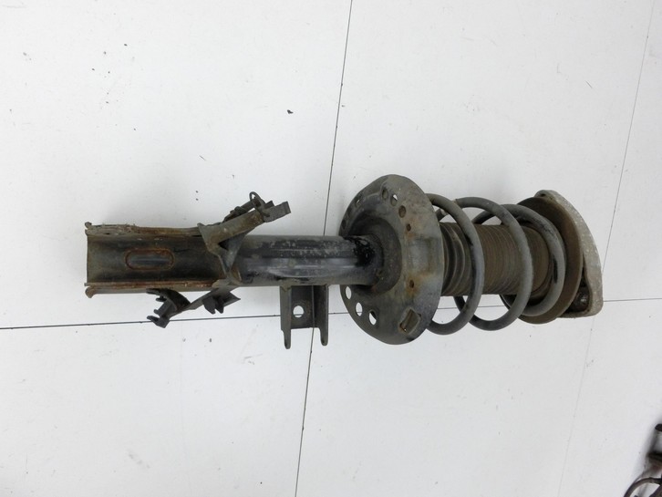 Mercedes W176 A200 12-15 Lim Federbein Stossdämpfer Vorne Rechts Mercedes W176 A200 12-15 05.11.2012 A1763232000... Vorschau 3