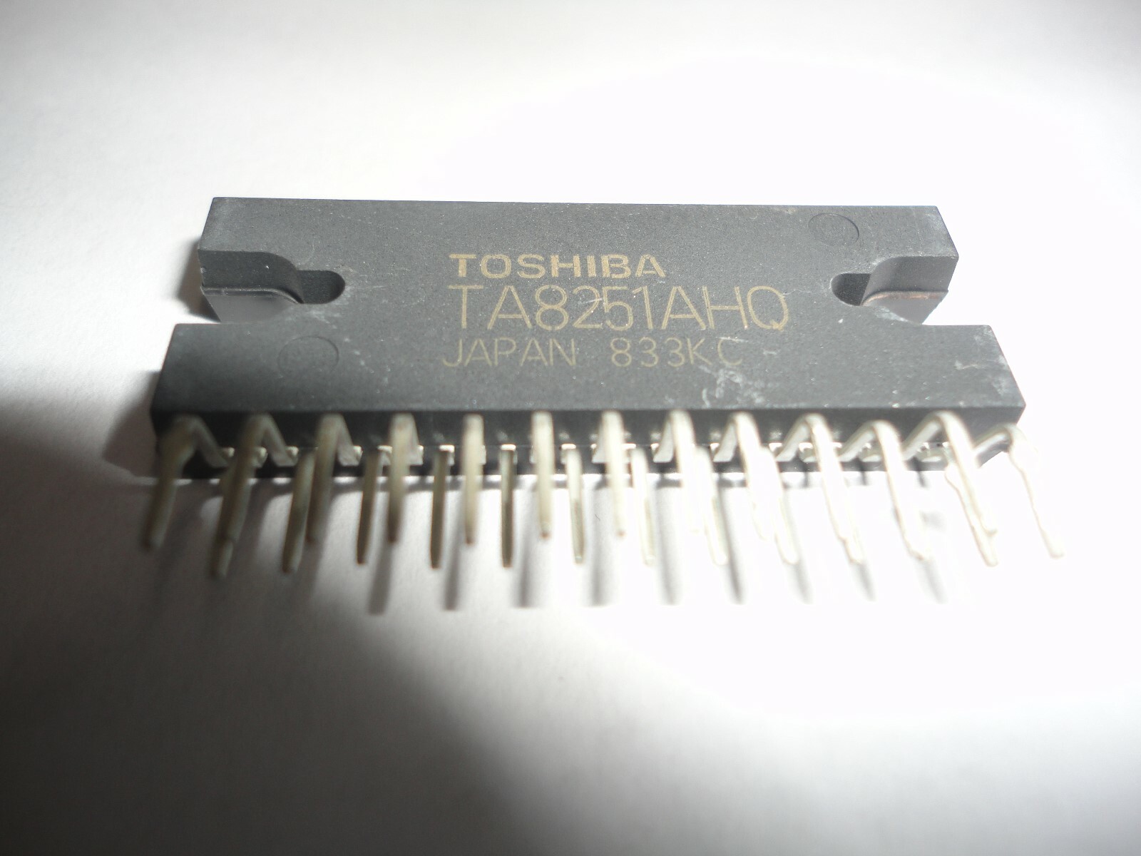 TOSHIBA AUDIO POWER AMPLIFIER IC TA8251AHQ 4CH X 18W USED IN