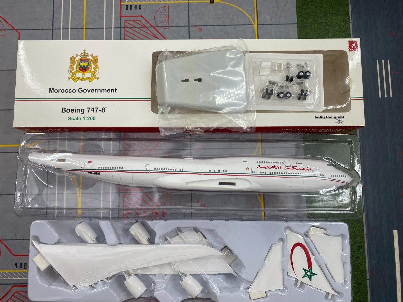 ボーイング 747-8i ハウスカラー 1/200 Boeing 747-8 New Livery 1:200 Scale HG3667G die-cast model