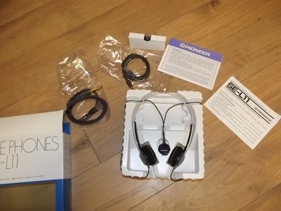 Pioneer SE-L11 Stereo Vintage Headphones NEW Made in Japan
