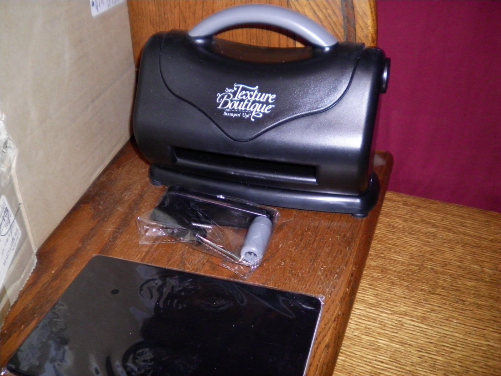 STAMPIN' UP! TEXTURE BOUTIQUE EMBOSSING MACHINE NEW BOX RETIRED CRAFTING