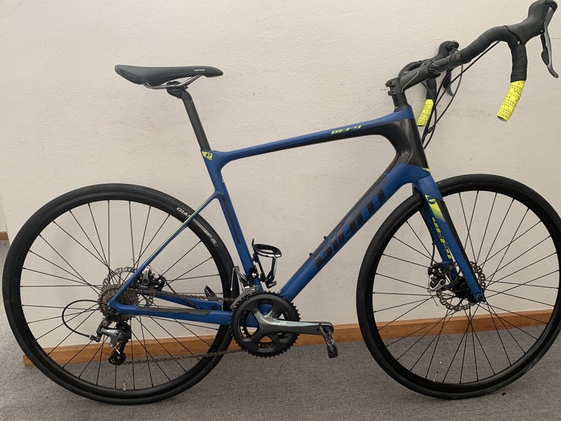 Giant Defy Advanced carbon road bike 