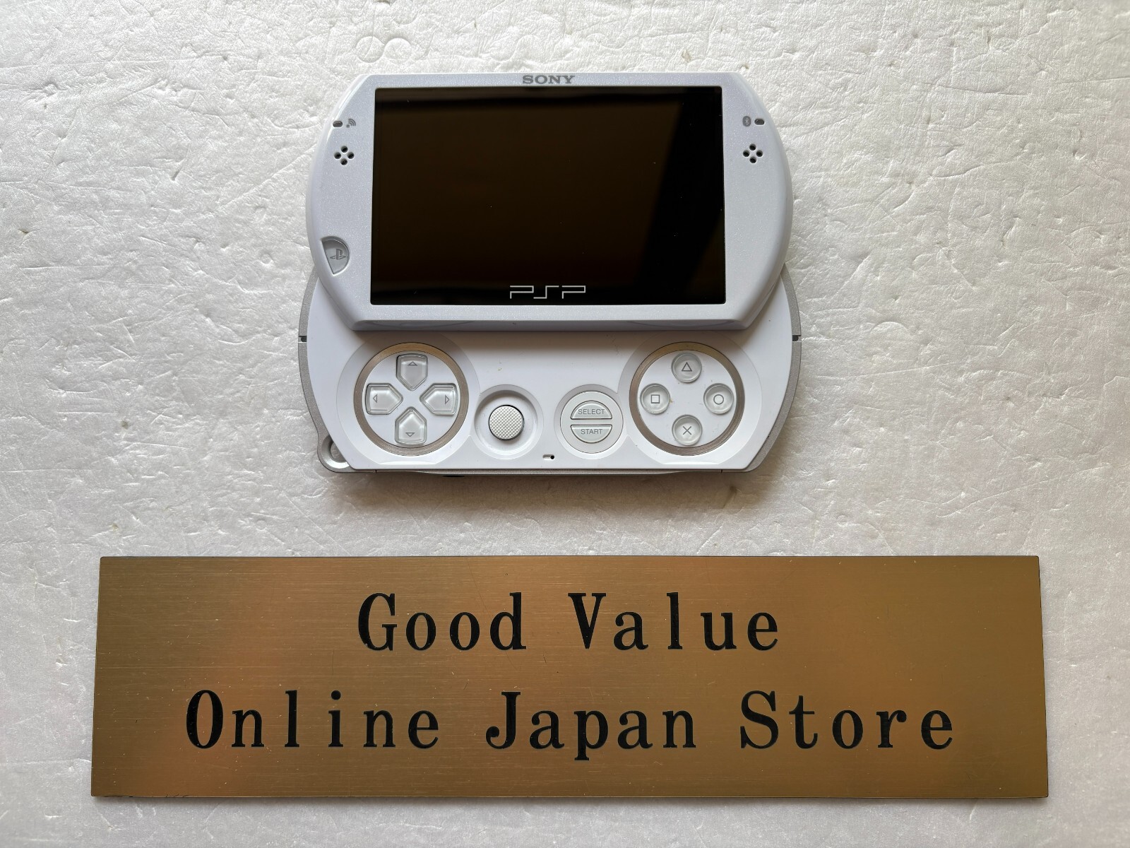 WHITE - (本体)プレイステーション・ポータブル go パール・ホワイト(PSP-N1000PW) ソニー・コンピュータエンタテインメント 41P+G2n2rML._UF894,1000_QL80_.jpg