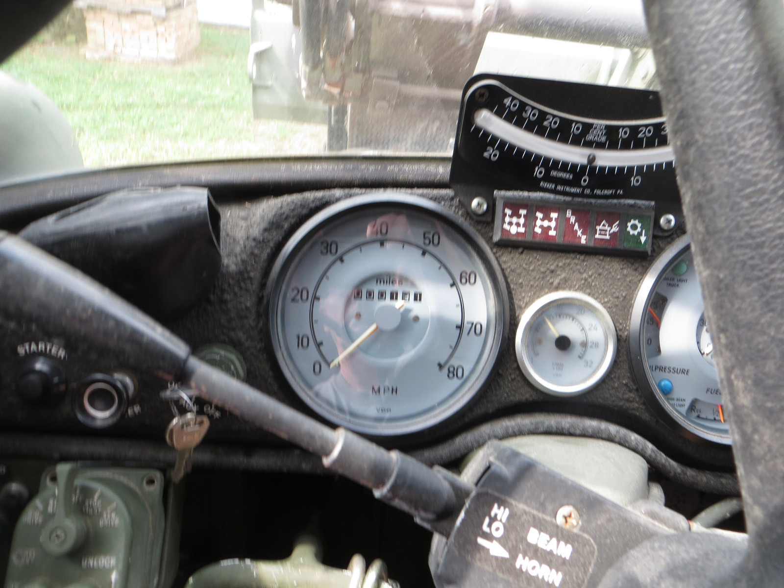 Militery Vehicle 2005 MERCEDES UNIMOG WITH THE BACKHOE AND BUCKET OPTIONS.