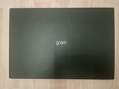 LG Gram 2021 laptop i7-1165G7 16GB ram 1TB SSD windows 11, 17” screen windows 11