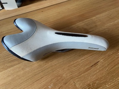 Fizik gel saddle clearance