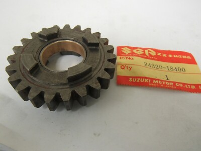 Suzuki 76-77 GT250 GT250A/B Gear Second Driven NOS Japan