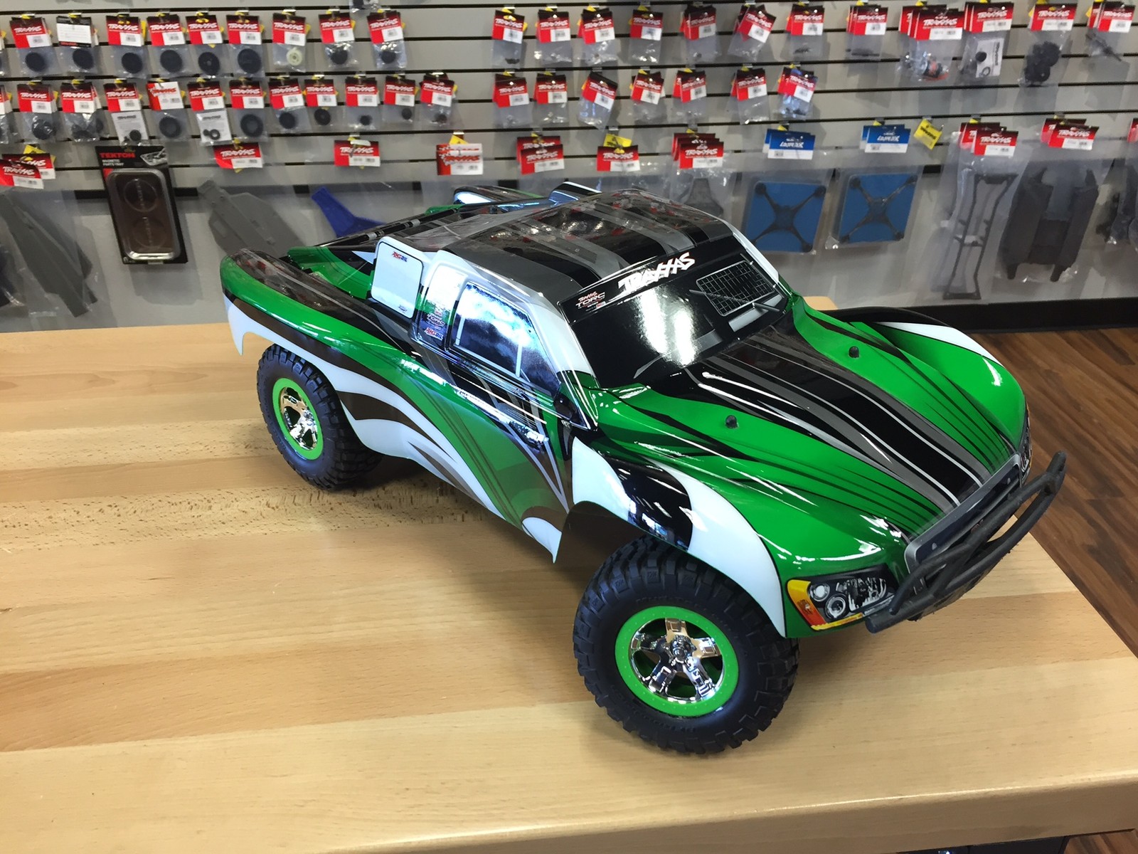 Traxxas ProGraphix Painted Body for Slash 4x4 & Slash 2WD XL-5 & VXL - 6811X | eBay