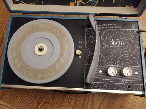 ‘The Beatles Record Player’ U.S 1964 model 1000 4 speed phonograph w/ serial tag
