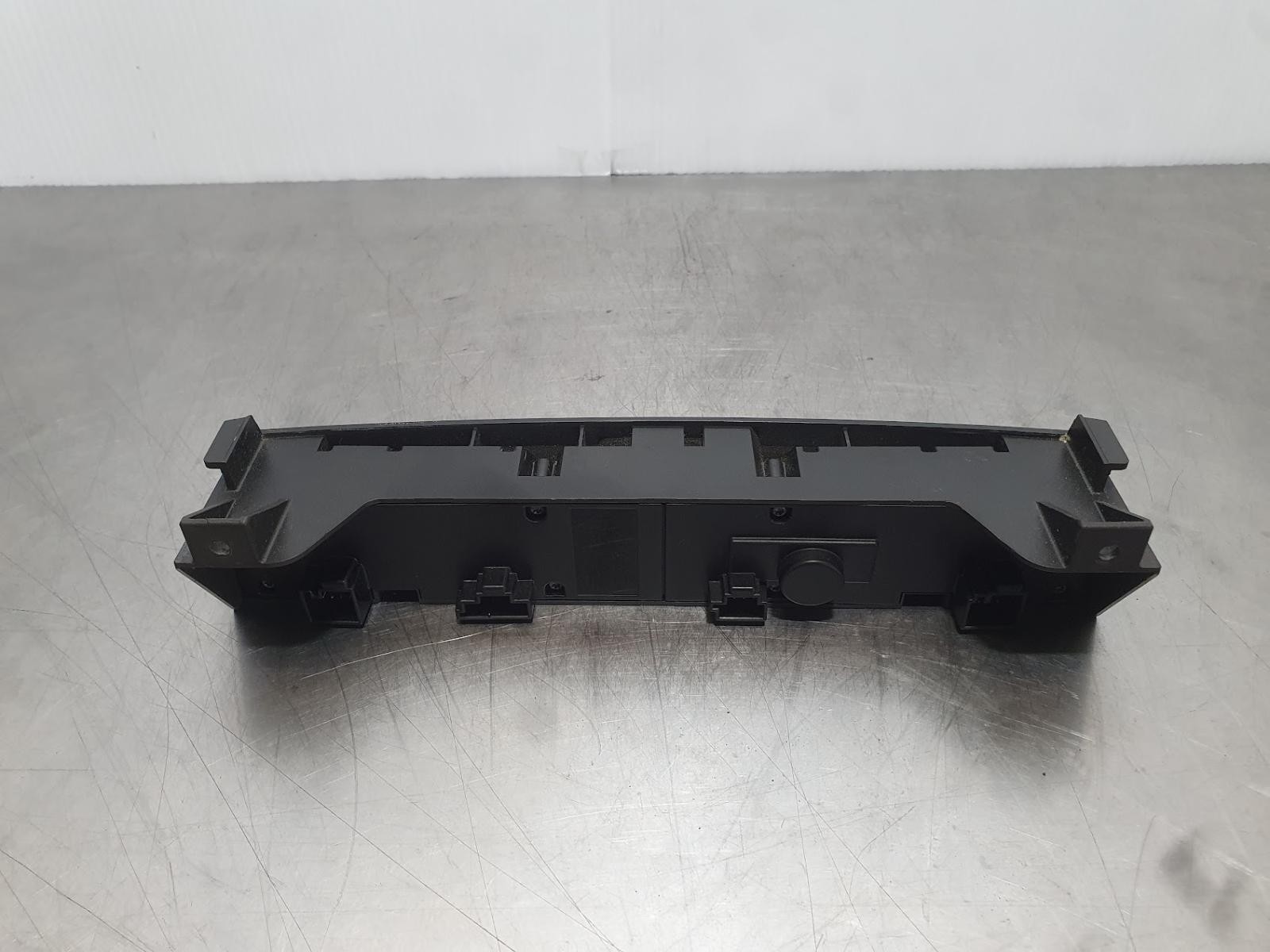 2010 C Class MERCEDES HAZARD SWITCH MODULE W204 2007-01/15 image 2