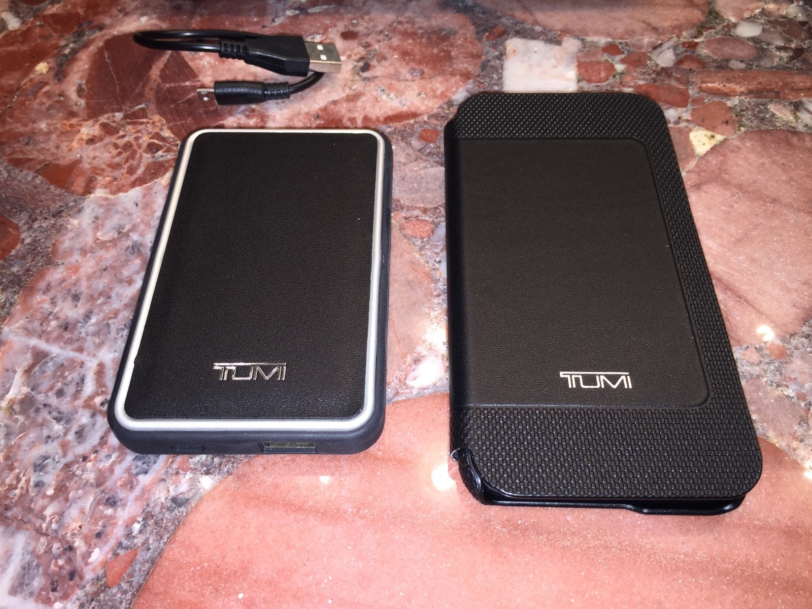 NWT TUMI iPhone 6 6S Black Leather Folio Case & Portable Battery Bank Gift Set