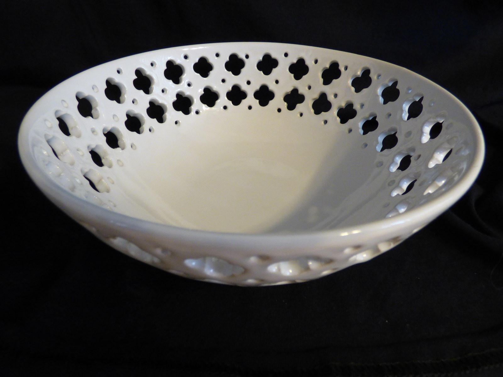 MILK WHITE GLAZED STONEWARE BOWL