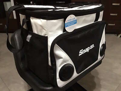 Leeds Titan SNAP-ON Cooler Bluetooth With Speakers Deep Freeze Arctic Zone White