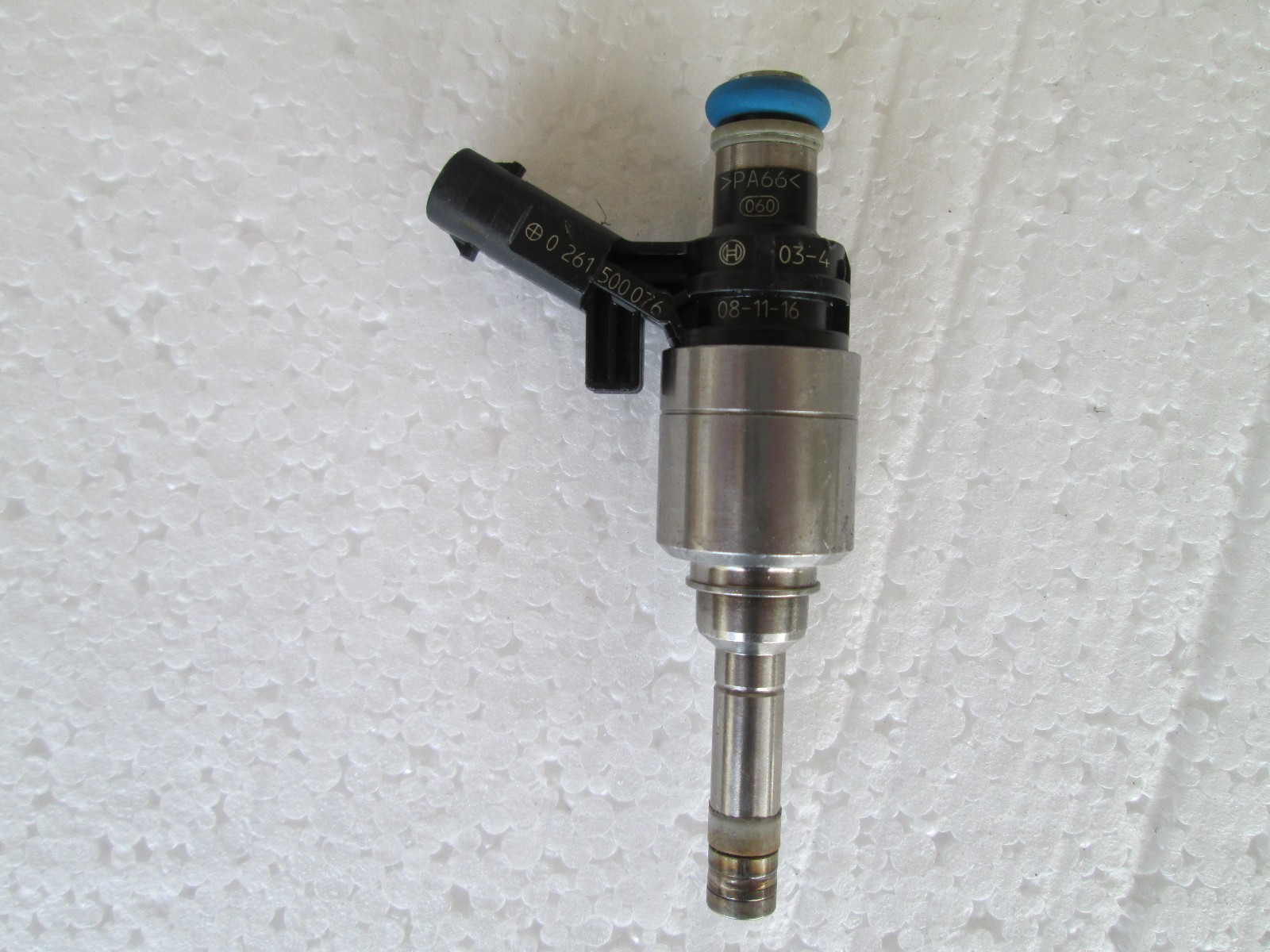 Genuine Bosch Single Fuel Injector For Audi A4 A3 A5 VW T5 2.0L