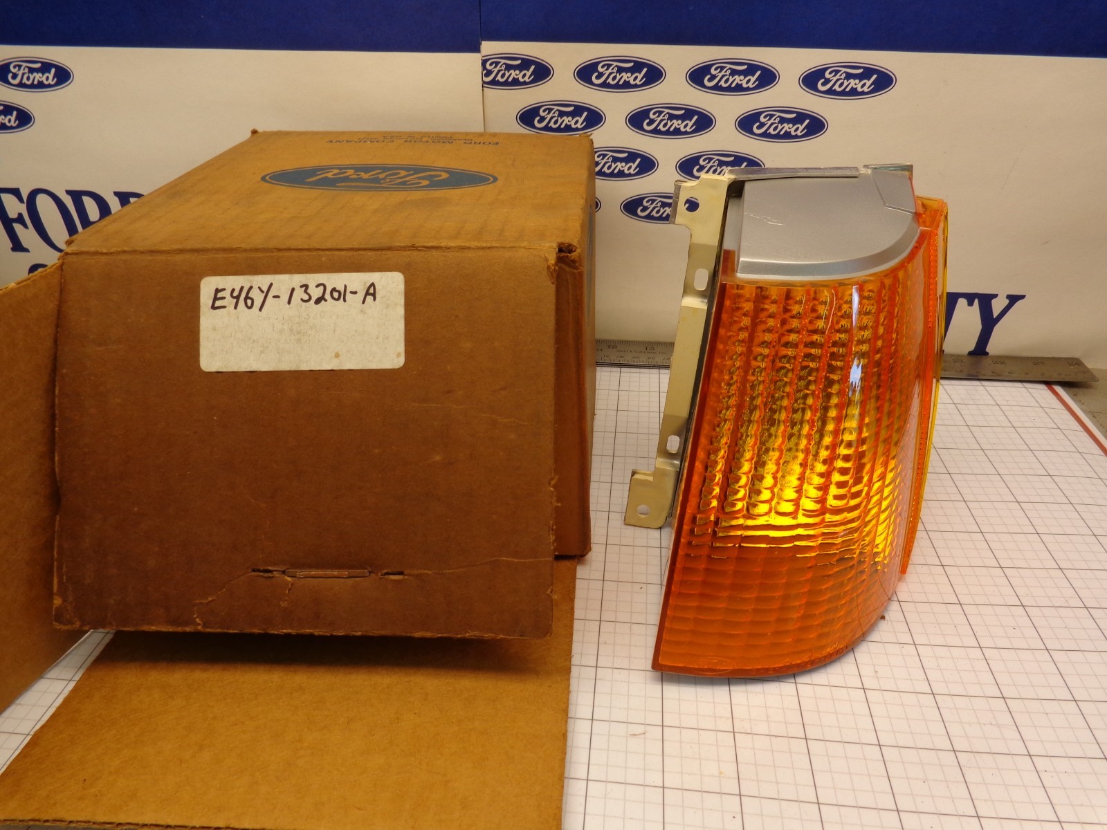 ■■■専用■■■　4点 FORD OEM NOS E46Y-13201-A Front Turn Park Marker Lamp Light