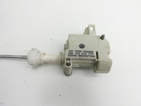 VW Golf V 1K 03-09 Stellmotor Tankklappe Tankdeckel Kraftstoffklappe VW Golf V 1K 03-09 19.10.2007 1K6810773... Vorschau 2