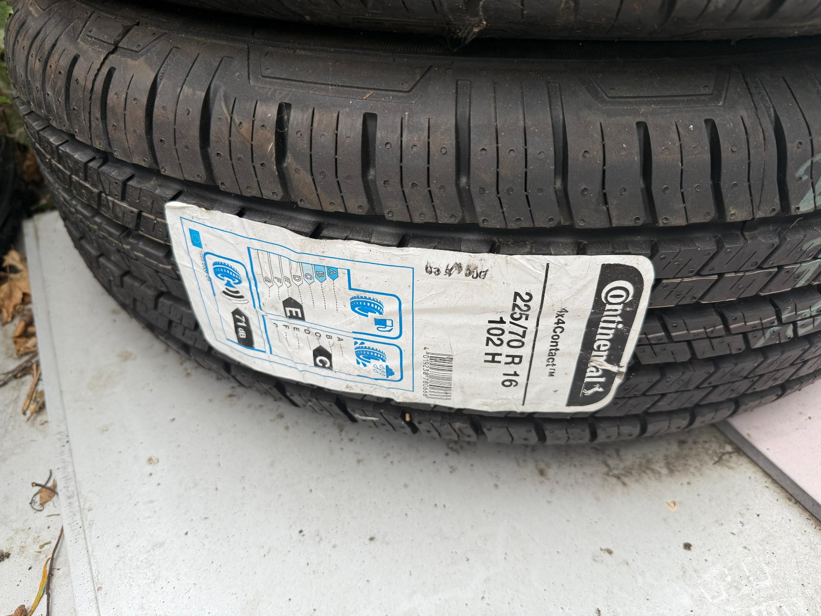 New 225 70 16 Continental, 4x4 Contact, M+S, 102H, x1 Tyre (F1_tyres) YD177