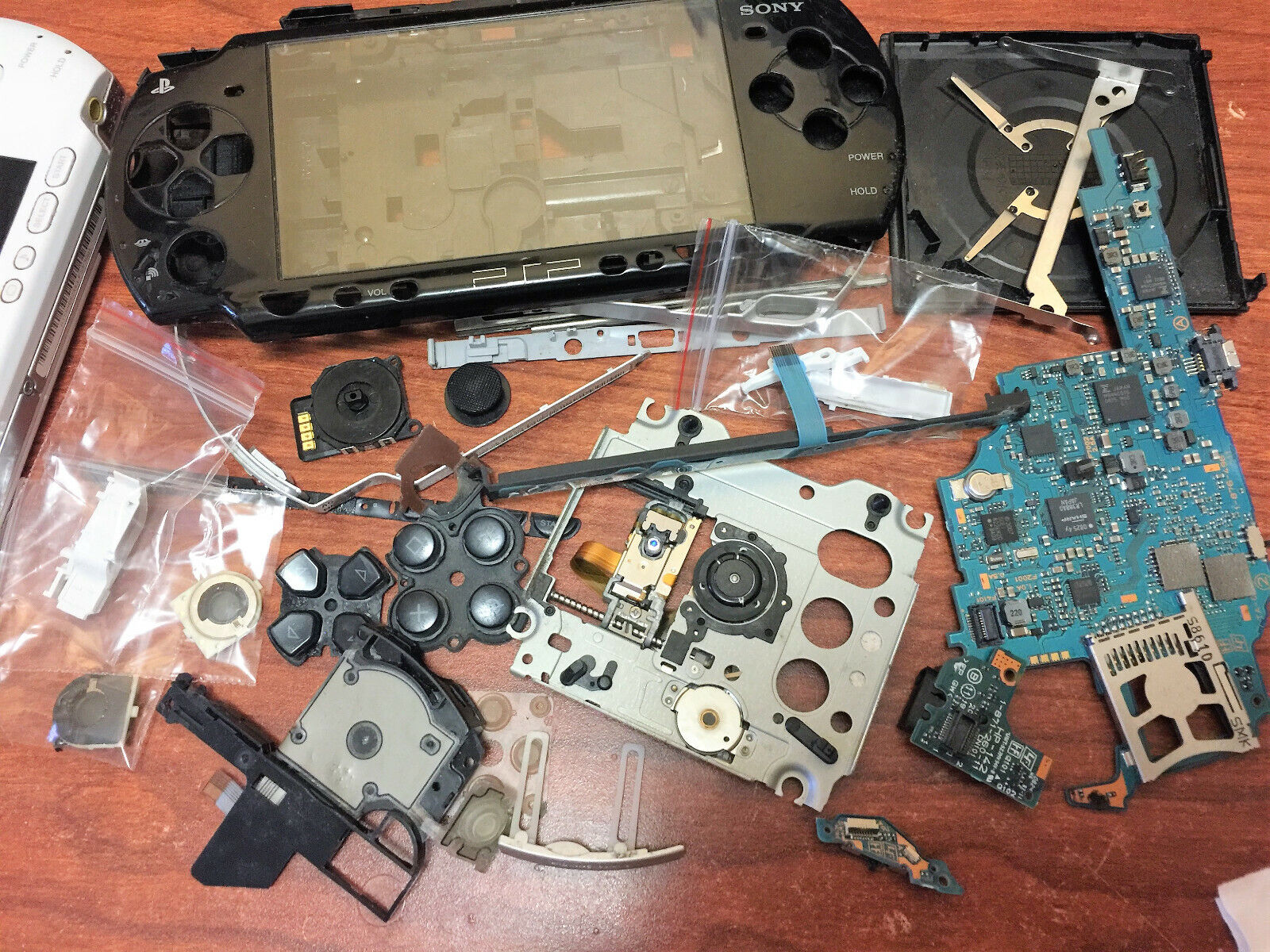 OEM Playstation PSP 2000 Replacement Parts Motherboard Buttons Case | eBay OEM Playstation PSP 2000 Replacement Parts Motherboard Buttons Case | eBay