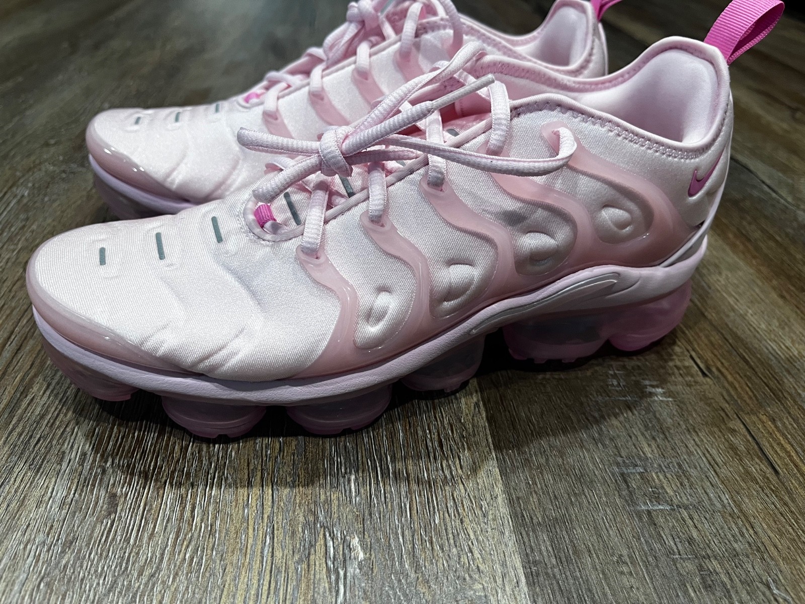 nike air vapormax plus light pink