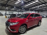 2019 Mitsubishi Outlander 2.4h TwinMotor 13.8kWh Juro CVT 4WD Euro 6 (s/s) 5dr E