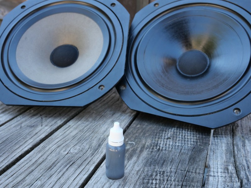 RÃ©Novateur / Traitement De Membrane Plastiflex Noir Pour Haut Parleurs