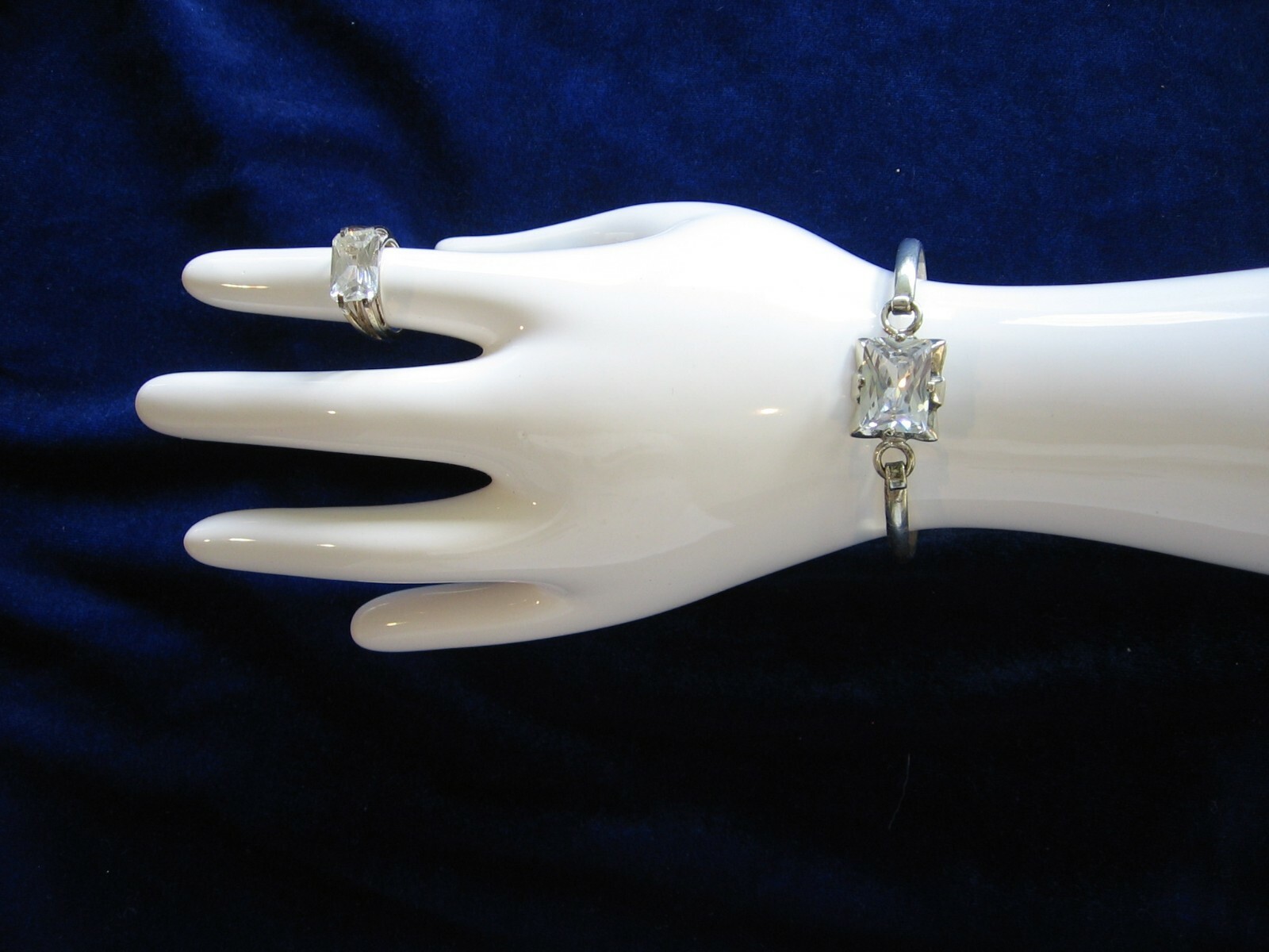 LOVELY DAINTY ESTATE STERLING SILVER COCKTAIL BRACELET AND RING W/LARGE STONES