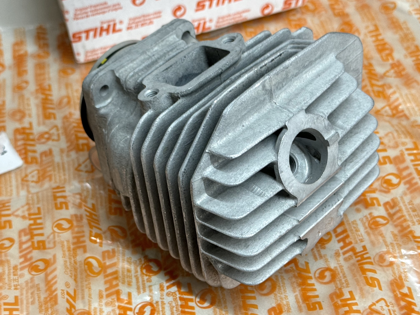 STIHL OEM CYLINDER WITH PISTON KIT 1128 020 1227 044R MS440 MS440R MS440-VW 50mm - Picture 2 of 4