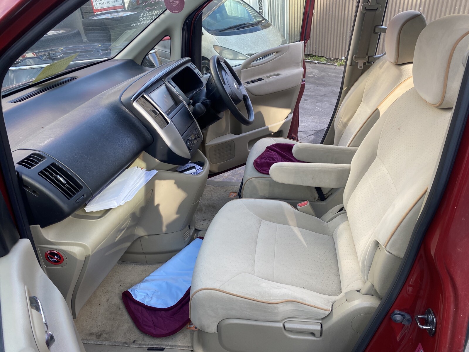 NISSAN SERENA C25 WRECKING WHOLE CAR - thumbnail 5