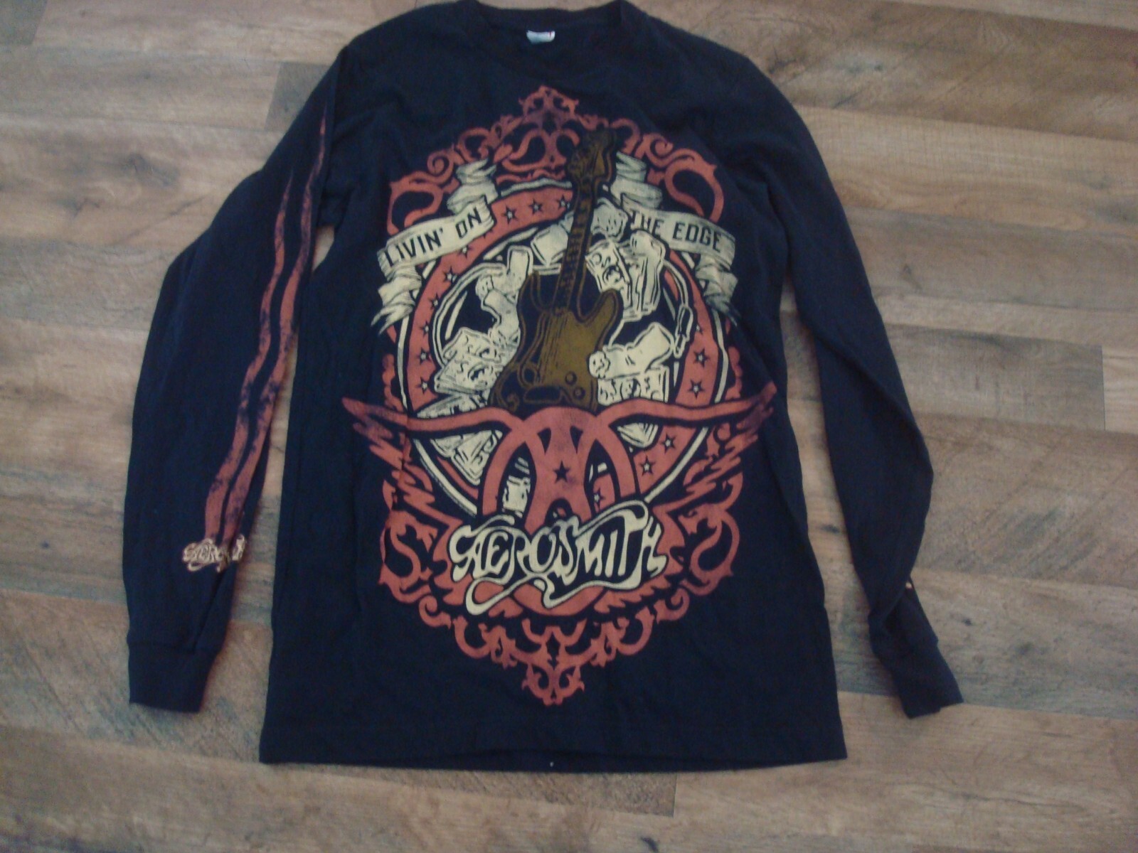 【レア】エアロスミスLivin' On The Edge Tシャツ XL $_57.JPG?set_id=880000500F