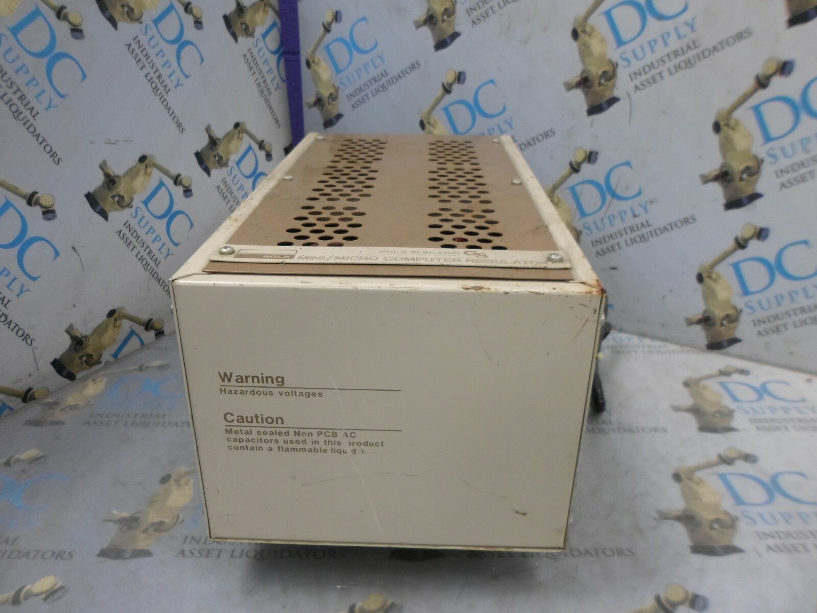 SOLA ELECTRIC 63-13-210 130 V 11.8 A MINI/MICRO COMPUTER REGULATOR TRANSFORMER