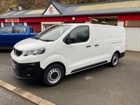 2021 Peugeot Expert 1400 2.0 HDi 120 Professional 3 Seat Van 2.5 Tone Towing Cap
