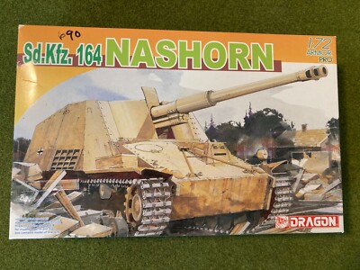 1/72 scale Dragon Sd.Kfz. 164 Nashorn model kit 7292