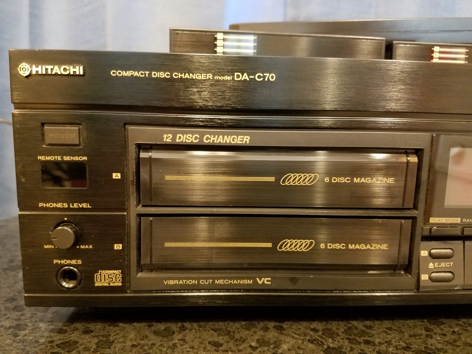 Hitachi Model DA-C70 Compact Disc Changer 6+6Twin Magazine 12 CD Player w/Remote