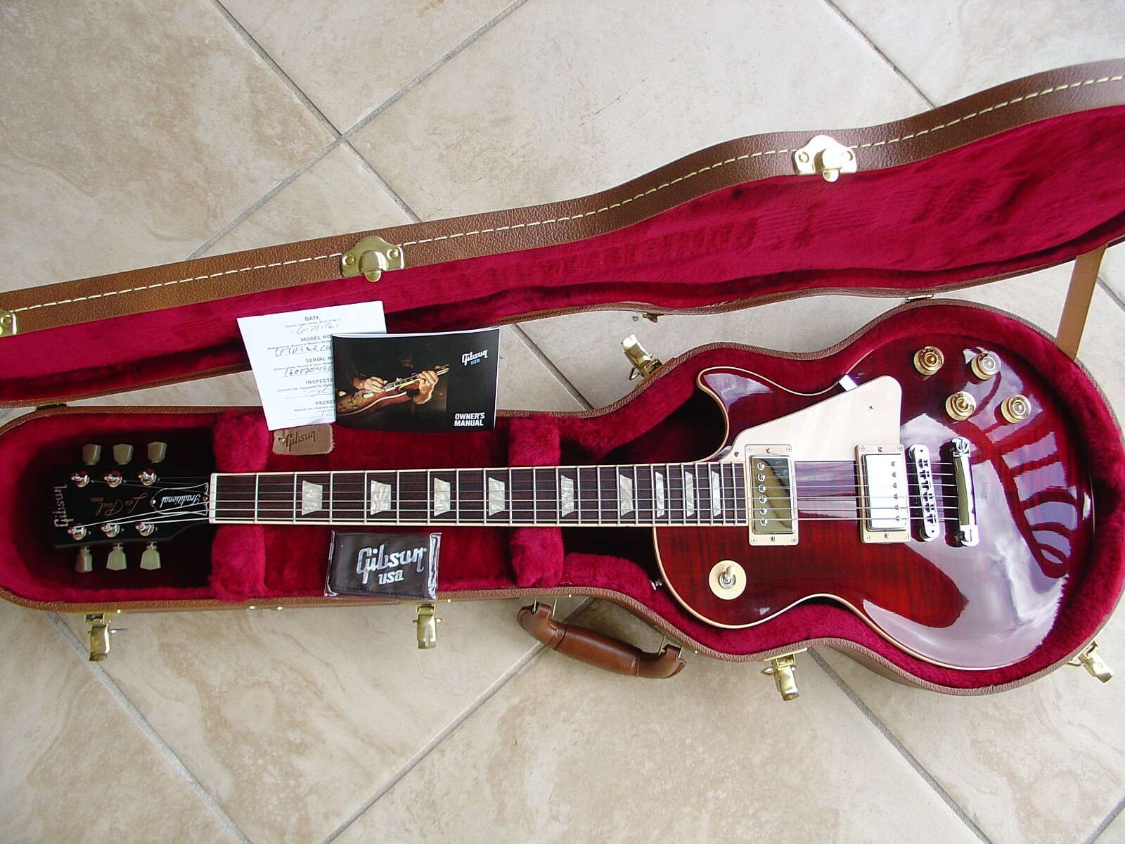 MINT 2016  GIBSON LES PAUL TRADITIONAL PLUS WINE RED TONS OF SUSTAIN