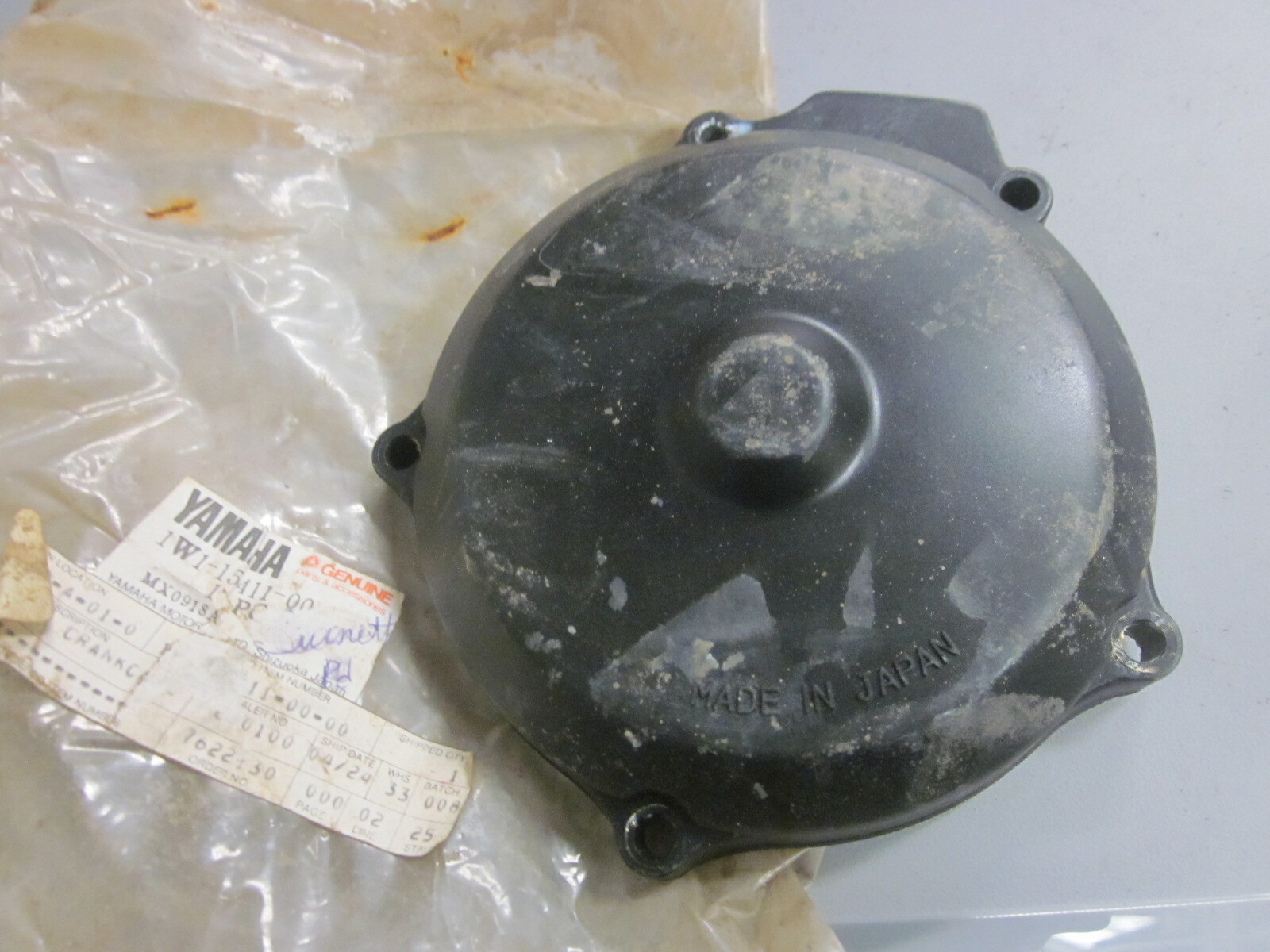 NOS Yamaha Clutch Cover 80-81 IT125 79-81 MX175 77-78 YZ125 NOS Yamaha Clutch Cover 80-81 IT125 79-81 MX175 77-78 YZ125