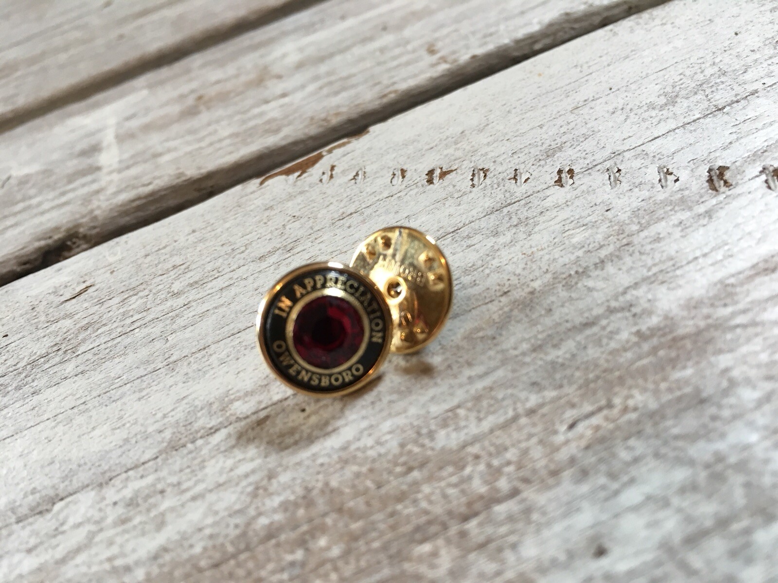 Owensboro KY Lapel/Tac Pin In Appreciation Gold Tone Enamel Red Center Stone
