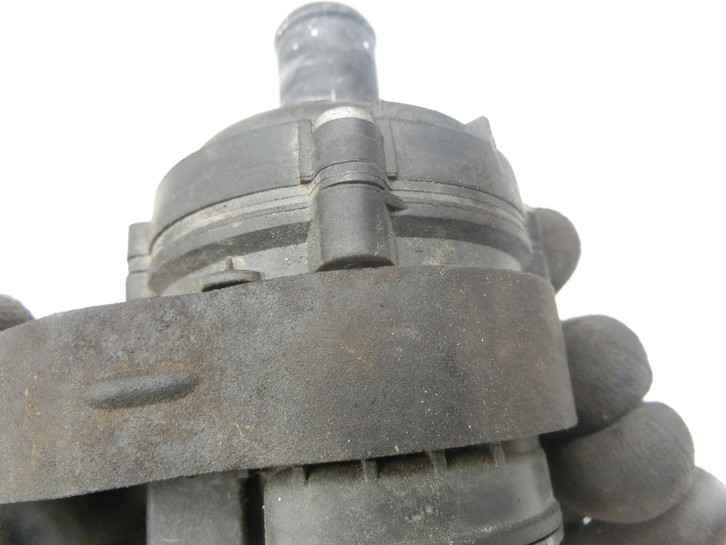 Mercedes W164 ML320 08-11 CDI 3,0 165KW Umwelzpumpe Heizung Pumpe Rechts  - Bild 4