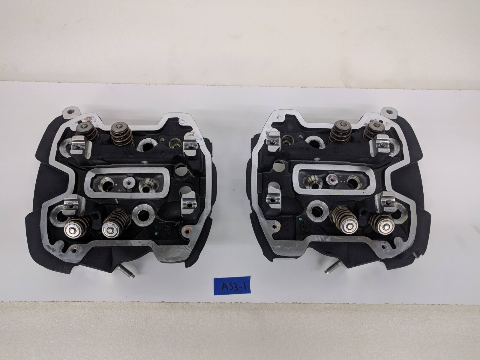 OEM Harley-Davidson 2017-2022 Milwaukee 8 Cylinder Heads