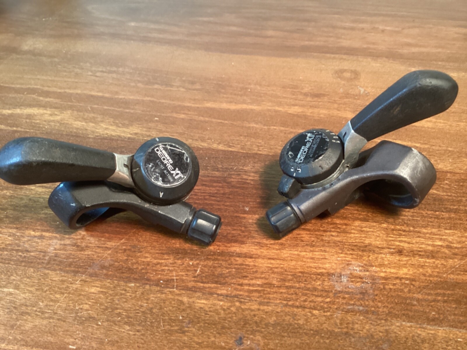 Shimano Deore XT Mountain Bike Flat Bar Shifters SL-M730 Shimano Deore XT Mountain Bike Flat Bar Shifters SL-M730