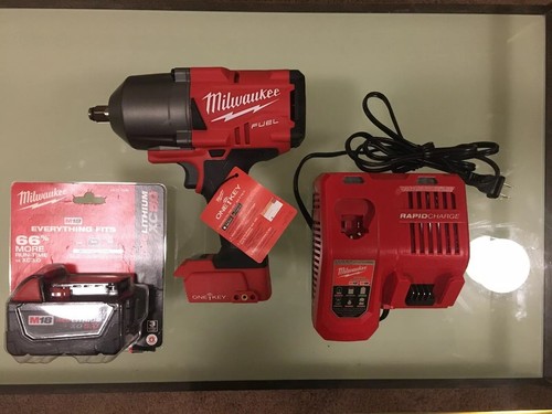 Milwaukee FUEL ONE-KEY 18V Li-Ion Brushless Cordless 1/2 in. Impact Wrench M18