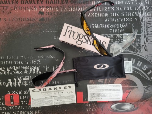 Oakley 90'sソフトウェア L ダークグレー/ライトグレー Trajectory Satin Grey Smoke Eyeglasses | Oakley® | Official