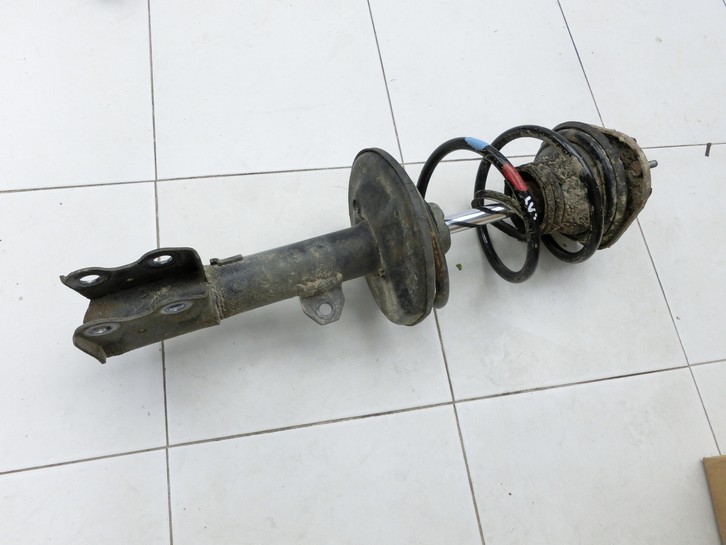 Toyota Prius II 05-09 Stossdämpfer Federbein Vorne Links Toyota Prius II 05-09 23.03.2005 4852049755 gebraucht Vorschau 2