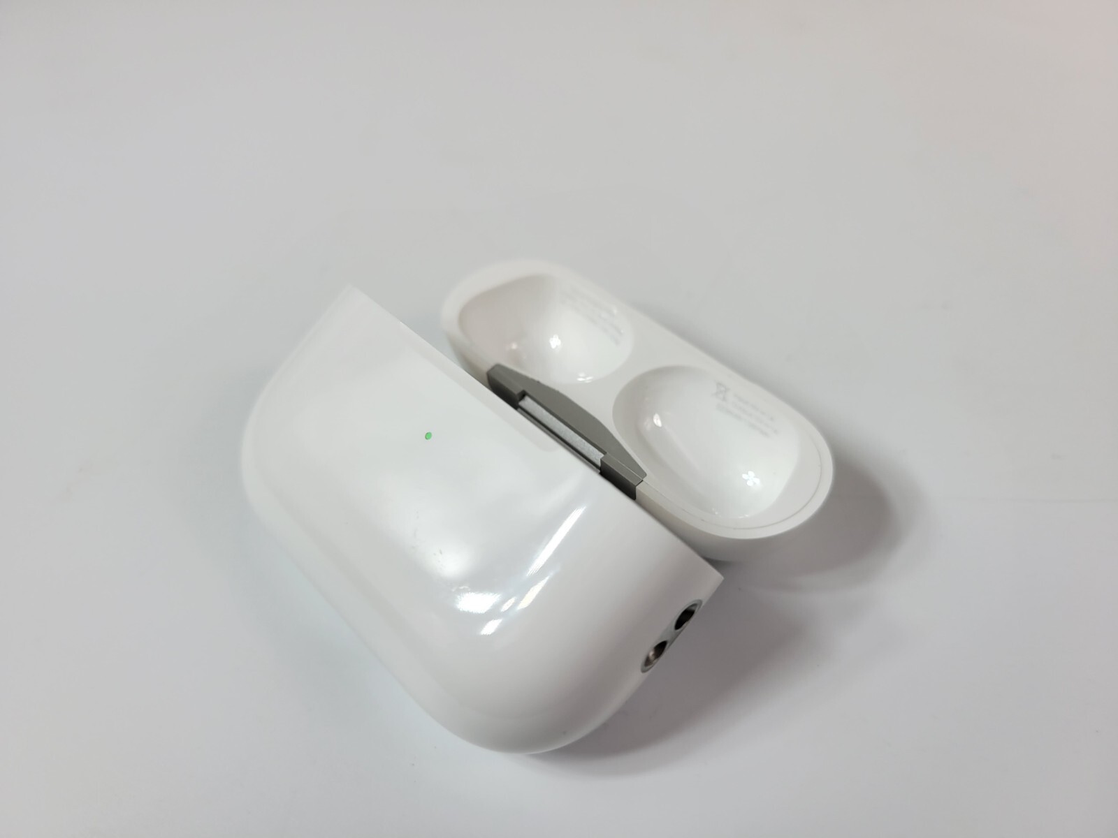 AirPods Pro 2 (USB-C) 本体A2968 Apple AirPods Pro 2nd Generation Gen 2 2023 A2968 with