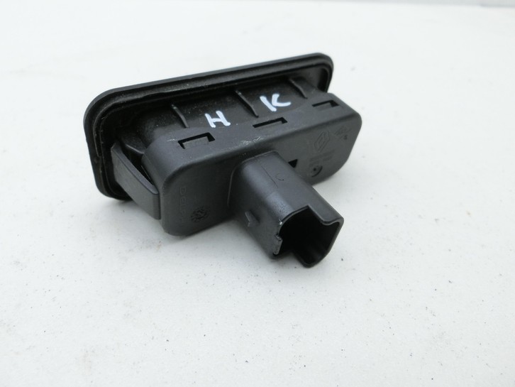 Renault Captur I  13-21 Schalter Öffner Taster für Heckklappe Renault Captur I  13-21 19.09.2019 8200076256 gebraucht Vorschau 2